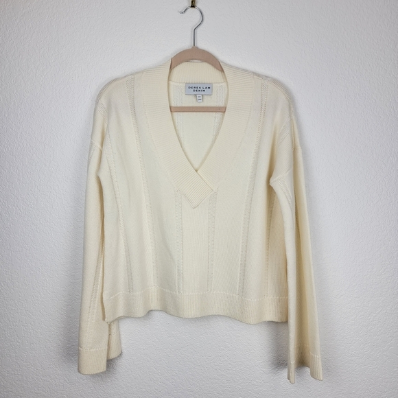 Derek Lam White V-Neck Sweater; M; 100% wool - Picture 4 of 13